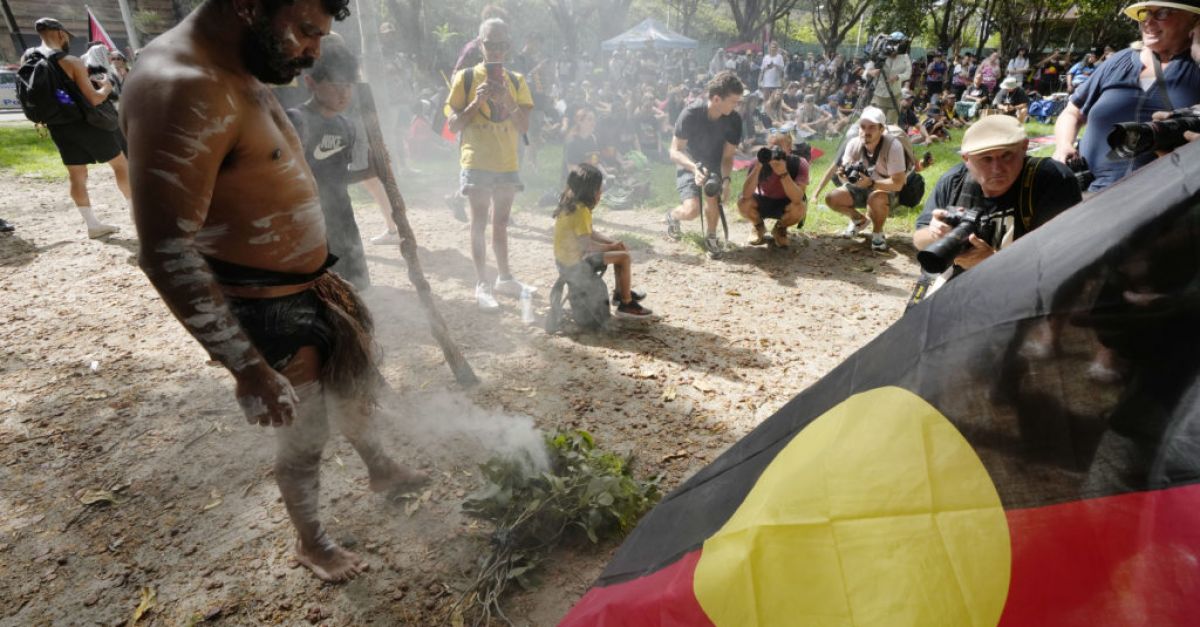 Австралийци протестират срещу британската колонизация на националния празник