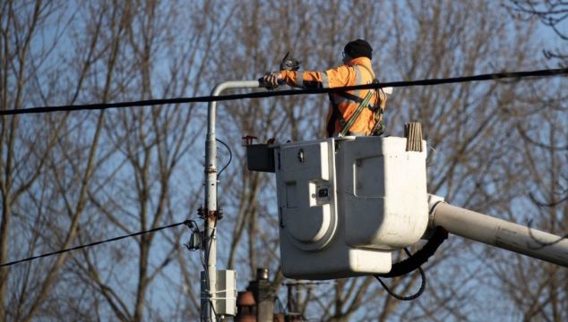 Esb Says Majority Of 235,000 Impacted By Outages Will Have Power Restored Tonight