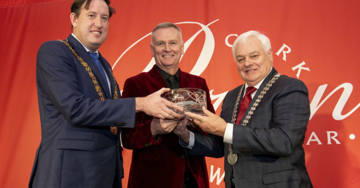 Групата Франк и Уолтърс бе почетена като Личност на годината в Корк