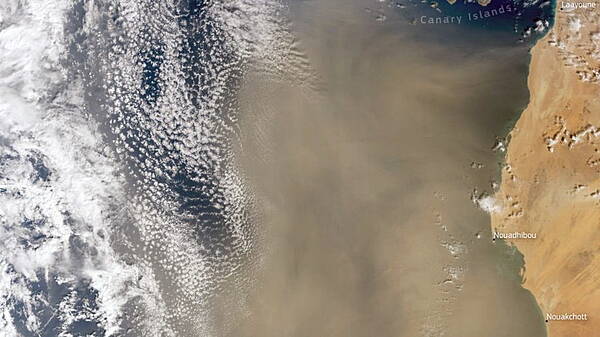 Waterford News & Star — Saharan dust to move over Ireland amid 'unusually mild' January weather - Vimarsana News