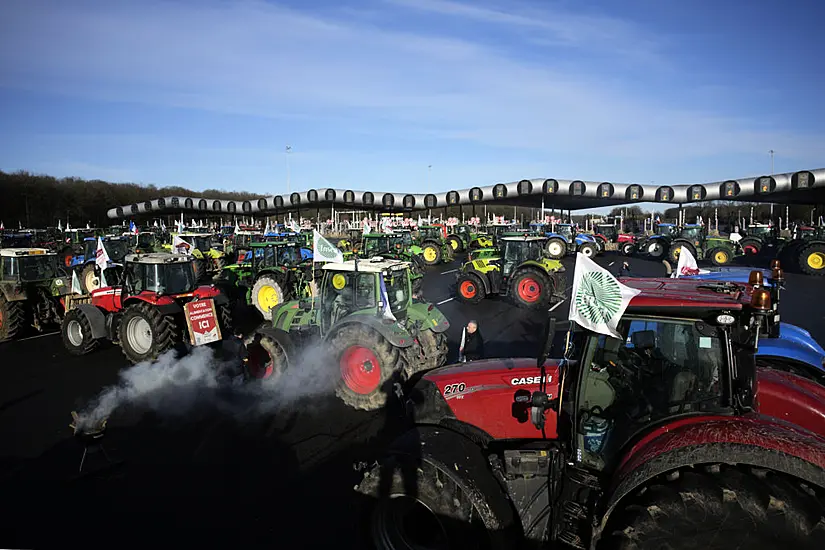 French Farmers Vow To Continue Protesting Despite Government’s Offer