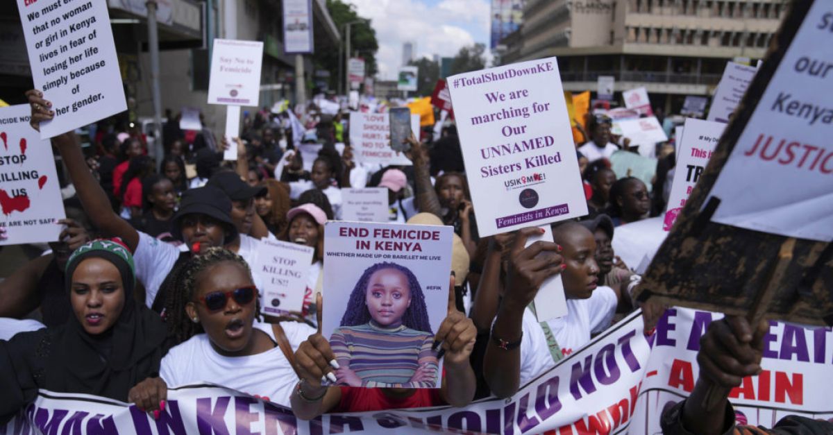 Хиляди хора маршируват в градове в Кения по време на