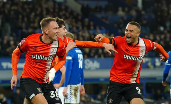Cauley Woodrow Sends Luton Into Fa Cup Fifth Round With Late Winner At Everton