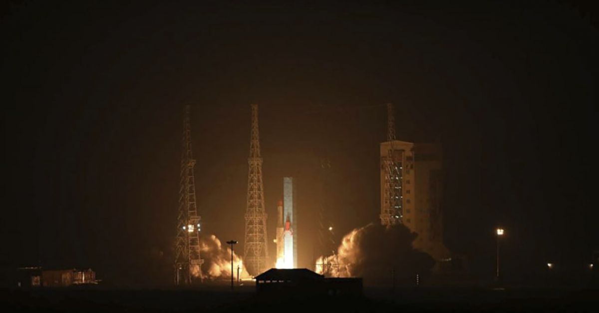 Иран изстреля три спътника в космоса, докато напрежението в Близкия изток нараства