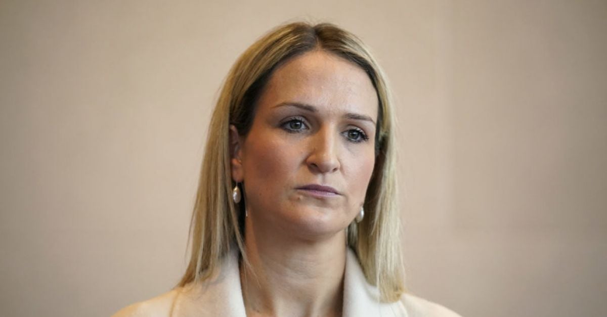 Бомбена заплаха за дома на Хелън Макенти бележи „ново падение в политиката“, казва TD