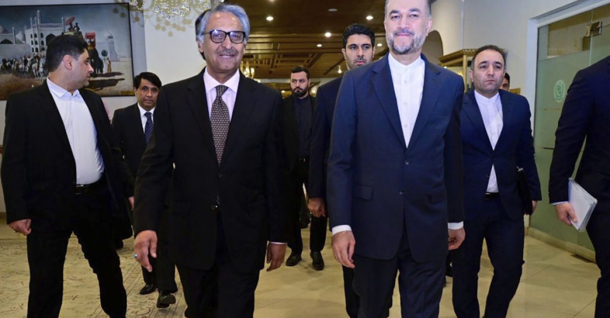 Пакистан и Иран се договориха да работят заедно за подобряване