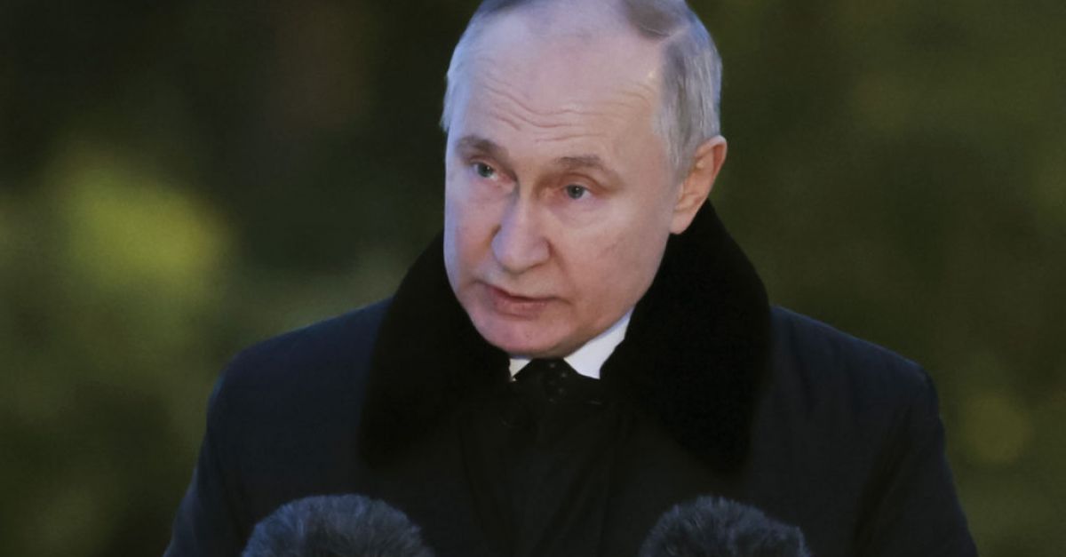 Руските избирателни служители регистрираха Путин да се кандидатира на изборите през март