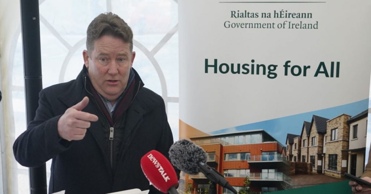 Министърът на жилищното строителство Дараг О Брайън каза че помощта която