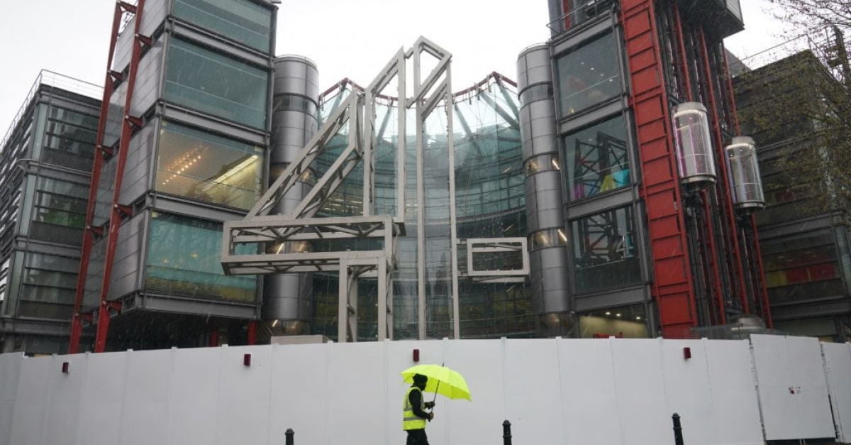Канал 4 планира да се премести от централата си в Лондон и да съкрати 200 служители