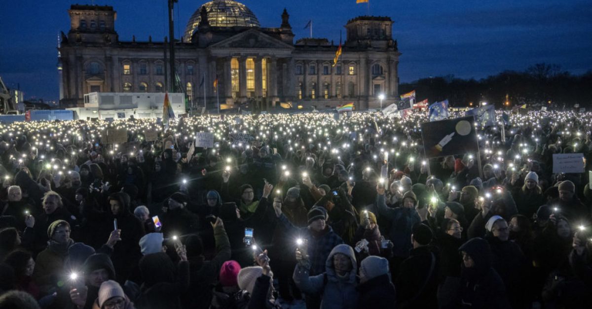 Германският президент призовава за „съюз срещу екстремизма“ след протестите