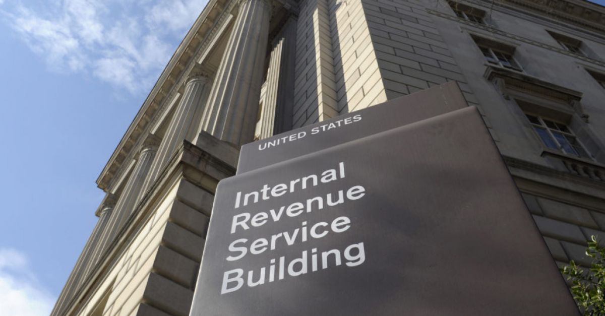 Бивш изпълнител на Службата за вътрешни приходи на САЩ IRS