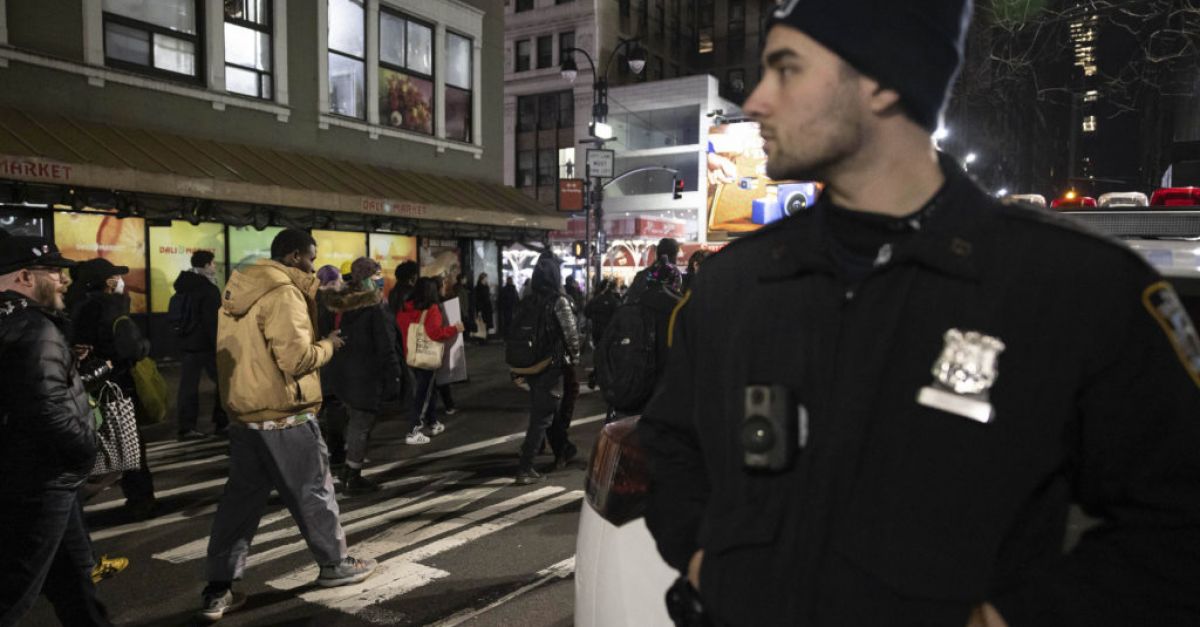 Полицаите в Ню Йорк ще трябва да записват очевидната раса