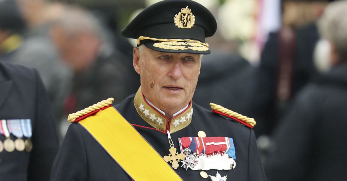 Застаряващият крал на Норвегия Харалд V е в отпуск по