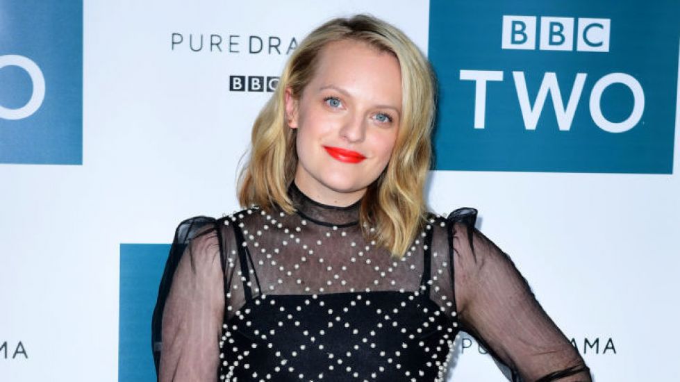 Actress Elisabeth Moss Debuts Surprise First Pregnancy On Us Talk Show