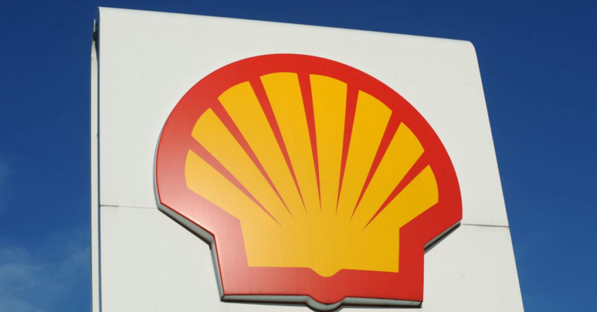 Shell каза, че годишните печалби са се сринали през 2023