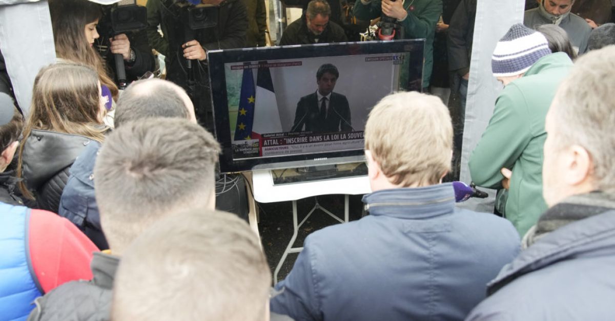 Двата ключови земеделски синдиката във Франция прекратяват протеста