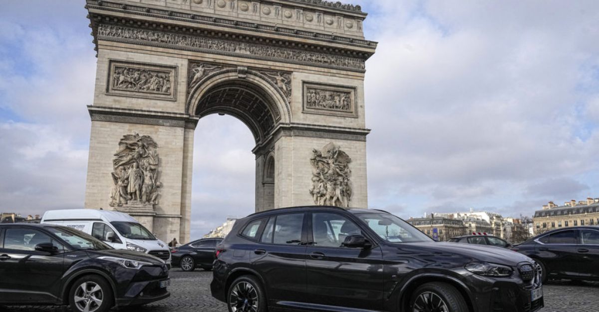 Париж гласува за увеличаване на таксите за паркиране за 4x4s