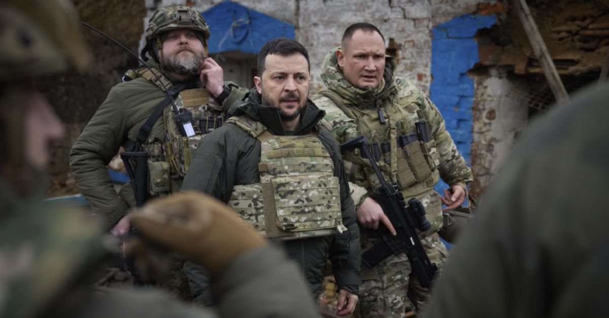Зеленски сигнализира, че разклащането на военното ръководство на Украйна е неизбежно