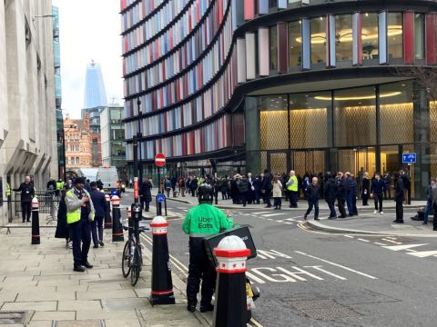 London's Old Bailey Evacuated Amid Fire Alert