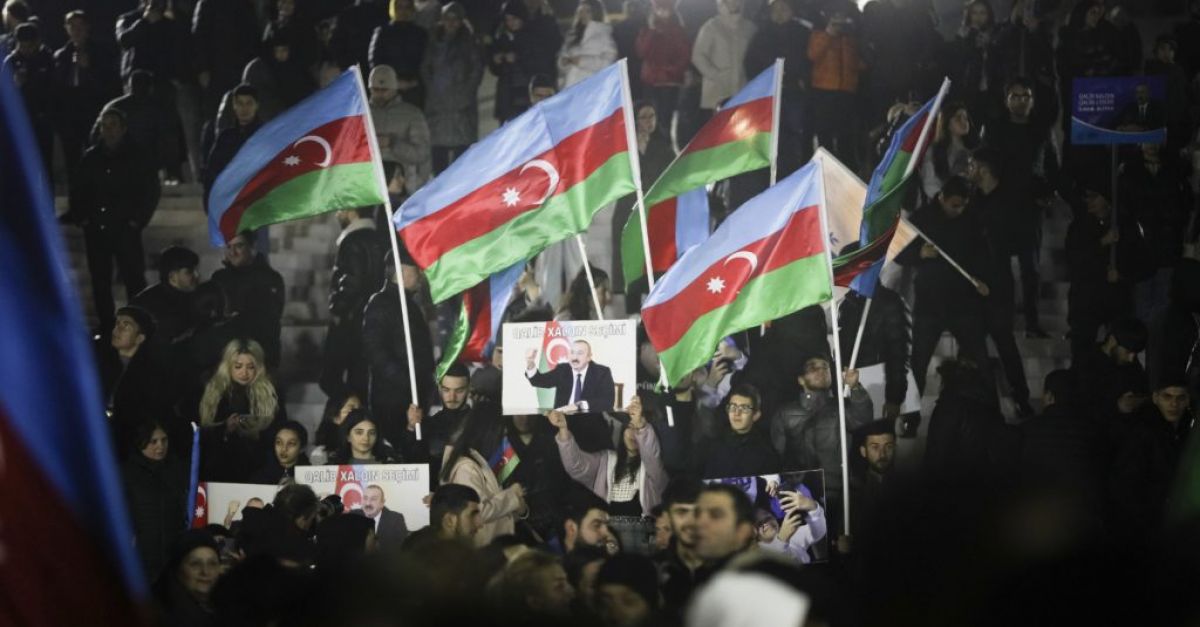 Азербайджанският президент Алиев печели със съкрушителна победа на „рестриктивните“ избори