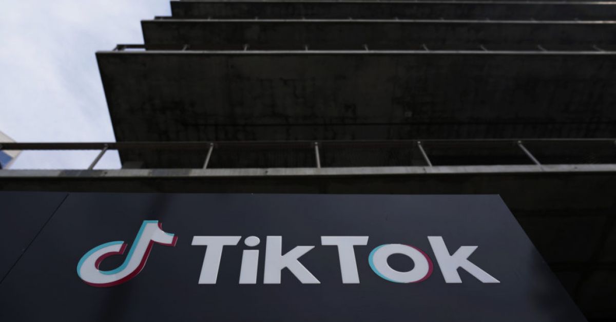 Бивш изпълнителен директор на TikTok съди компания за дискриминация по пол и възраст