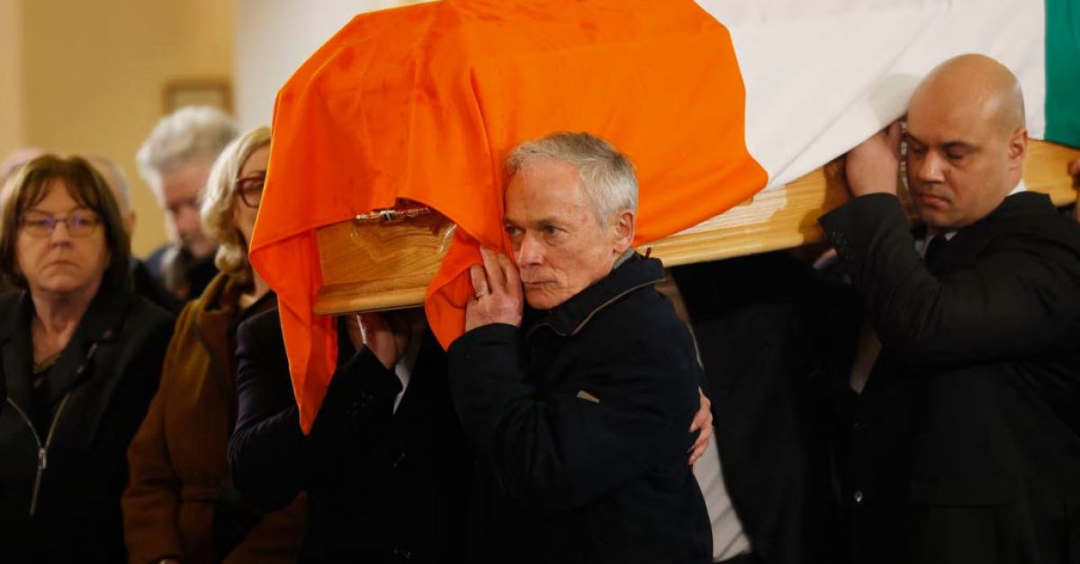 Джон Брутън: Състои се държавно погребение за „скромния и непретенциозен“ бивш taoiseach