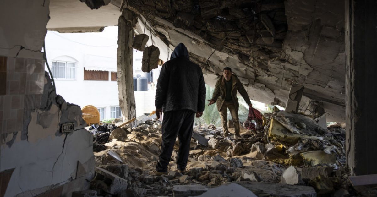 Израелските въздушни удари убиха най-малко 44 палестинци – включително повече