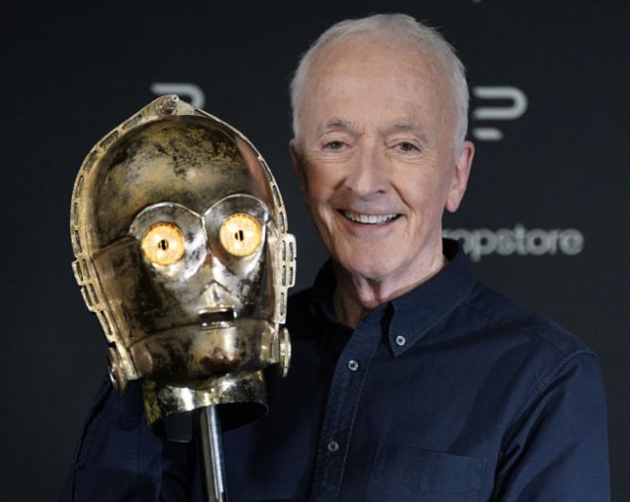 Star Wars C-3Po Head Could Fetch $1 Million At Hollywood Props Auction