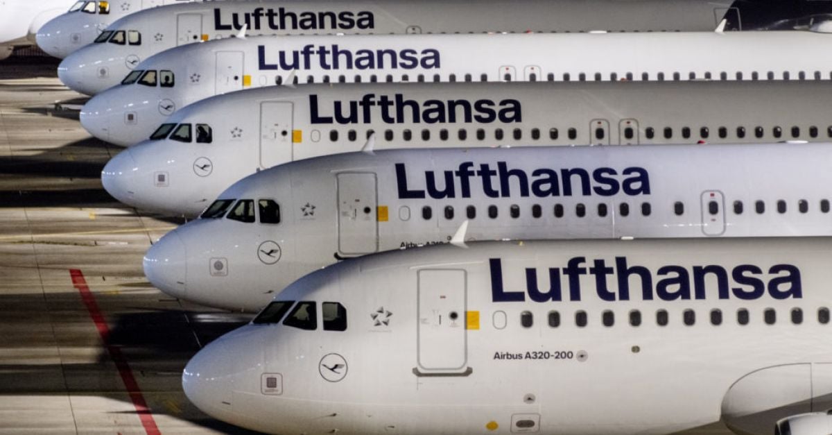 Съюз в Германия призова наземния персонал на Lufthansa да стачкува