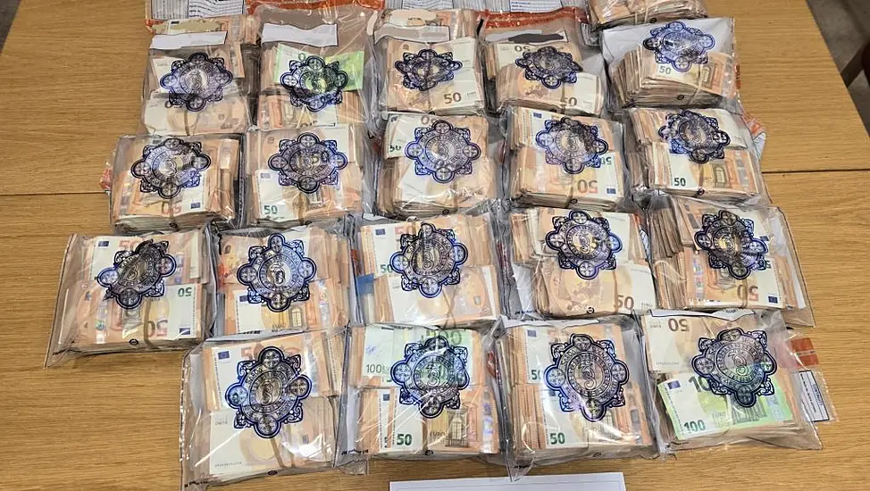 Man Arrested As Gardaí Seize €670,000 In Cash