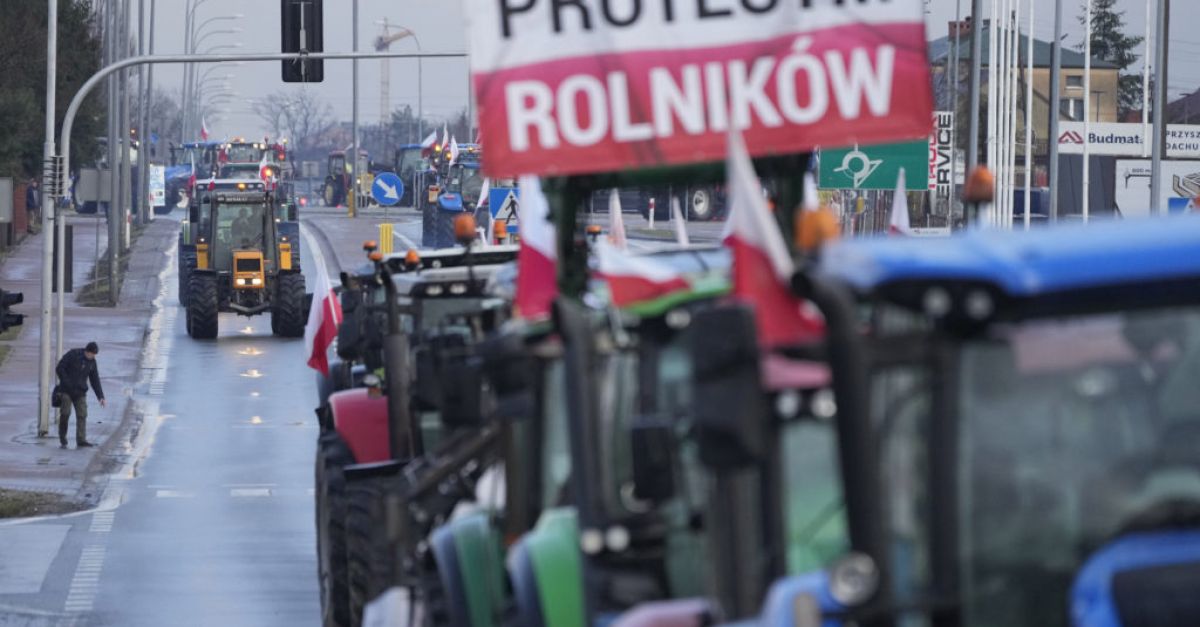 Полша обезпокоена от пропутинските лозунги на протестите на фермерите
