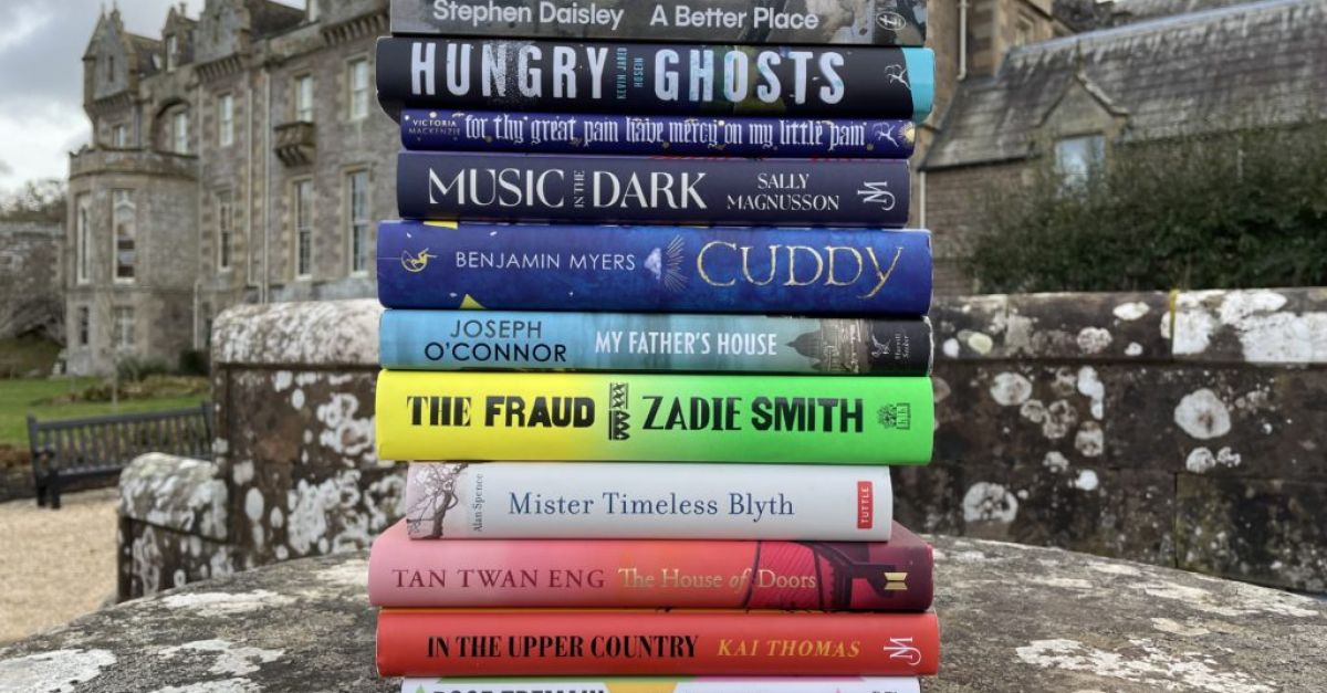 Дълъг списък от 12 книги, обявени за наградата Уолтър Скот