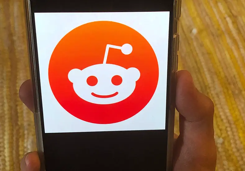 Reddit Strikes Deal Allowing Google To Train Ai Models On Its Posts