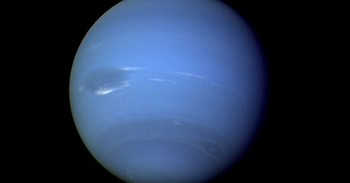 Астрономите забелязват нови малки луни около Нептун и Уран