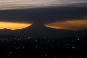 Flights Cancelled As Mexico’s Popocatepetl Volcano Erupts