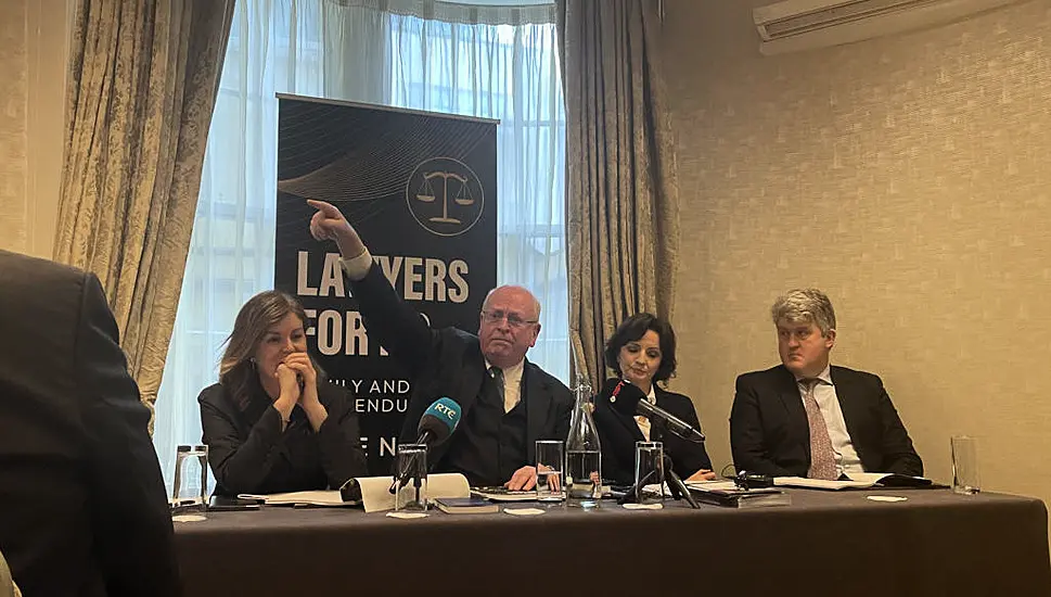 Lawyers For No Vote Label Referendum's Proposals ‘Unclear’ And ‘Toothless’