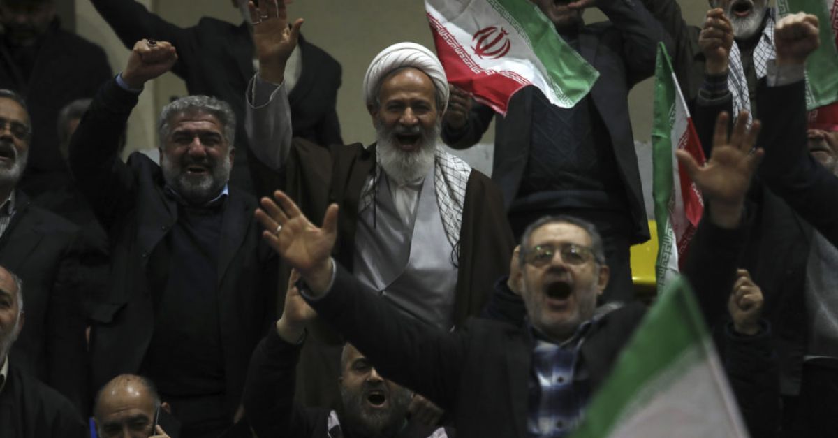 Въпросителни около избирателната активност, докато Иран се насочва към урните