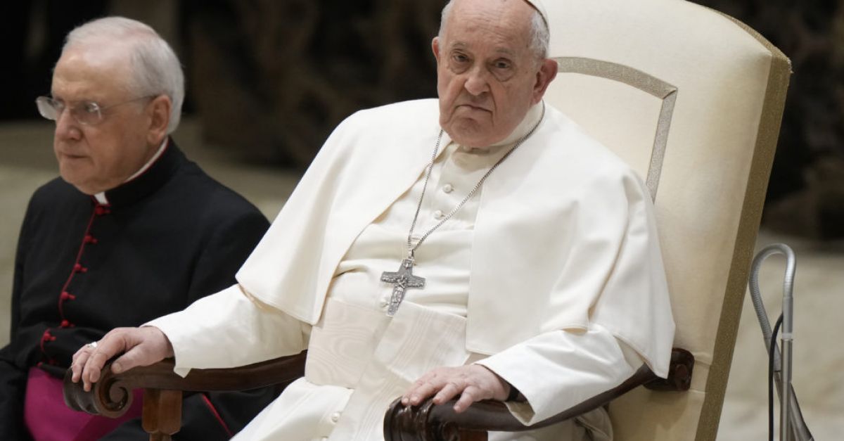 Папа Франциск който страда от грип помоли помощник да прочете