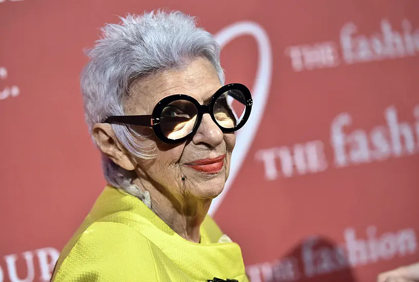 Us Businesswoman And Fashion Star Iris Apfel Dies Aged 102