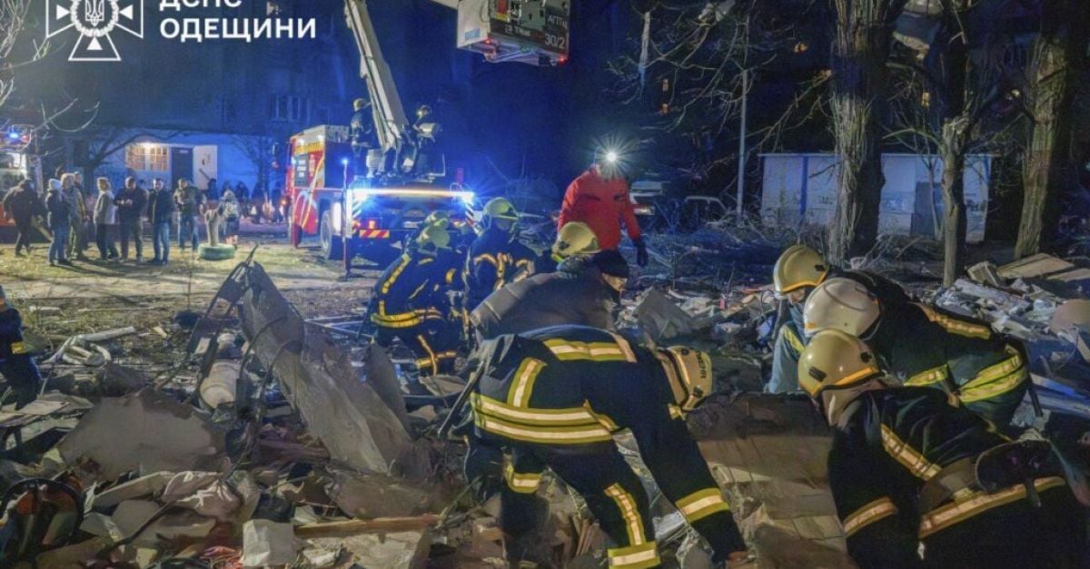 Трима загинаха при атака на руски дрон срещу украински пристанищен град