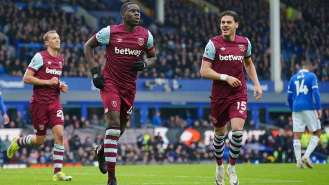 West Ham Score Twice In Stoppage Time To Beat Struggling Everton
