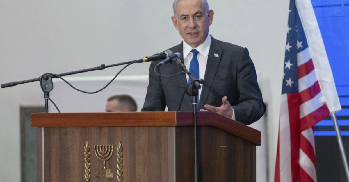 Премиерът Бенямин Нетаняху смъмри висш министър от кабинета пристигащ във