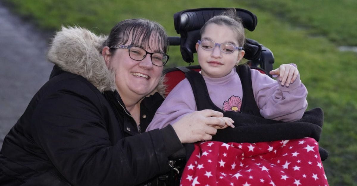 Майка на четири деца с увреждания която осигурява денонощни грижи