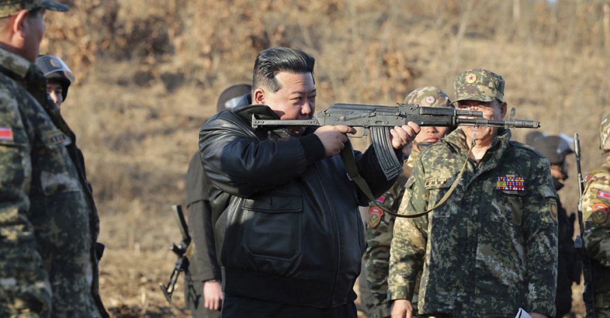 Ким Чен Ун призовава за силни бойни способности