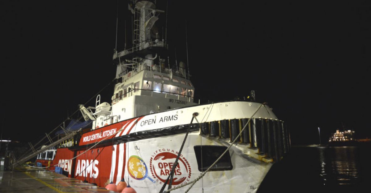 Кораб с хуманитарна помощ се подготвяше да напусне Кипър и