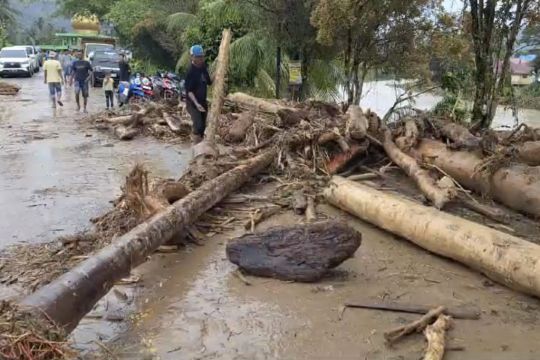 At Least 26 Dead After Flash Floods And Landslides In Sumatra