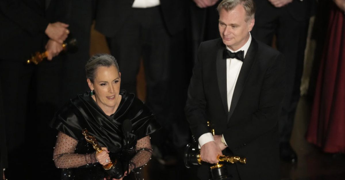 Опенхаймър помете Оскарите, докато Кристофър Нолан и Килиън Мърфи печелят най-добрите гонгове
