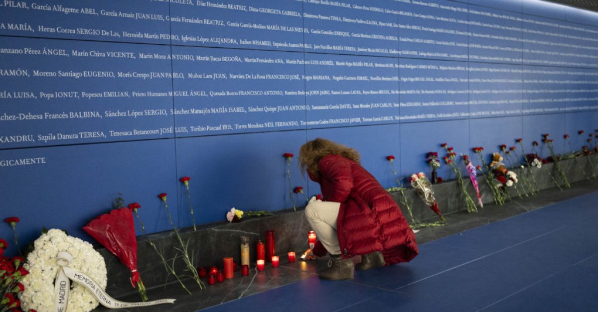 Годишнината от бомбените атентати във влакове в Мадрид се отбелязва като Европа си спомня за жертвите на тероризма