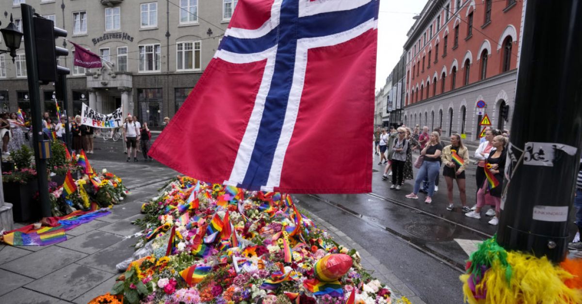 Започва процесът срещу мъж, обвинен в смъртоносна стрелба на ЛГБТК+ фестивал в Норвегия