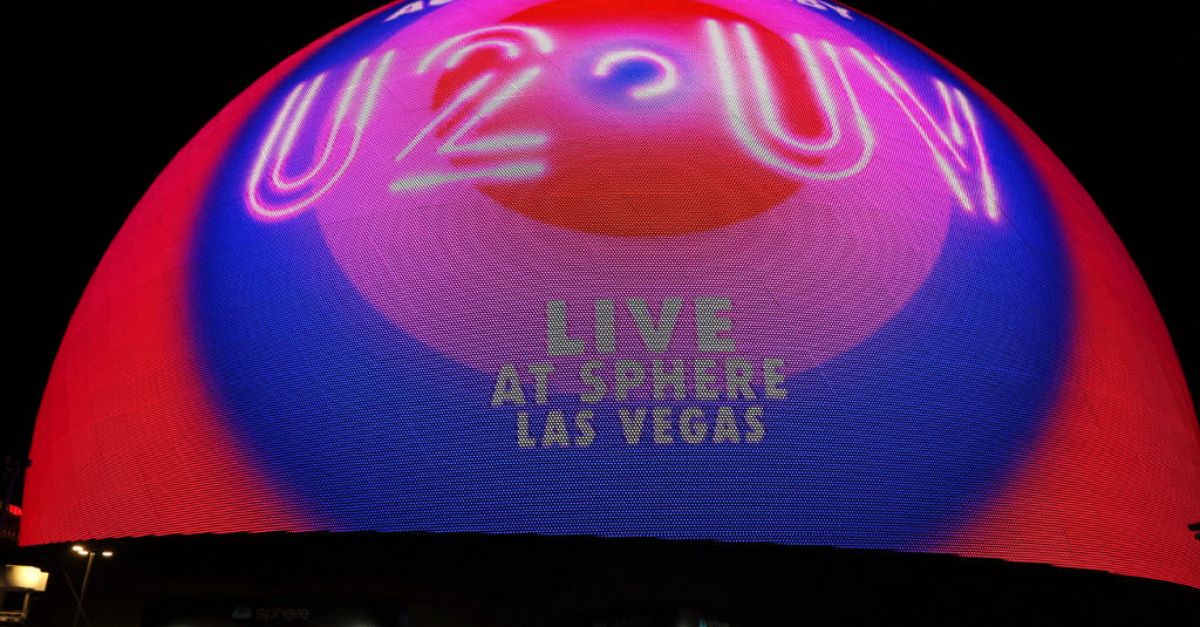 U2 завършиха 40-нощно шоу в Лас Вегас, което видя групата да свири пред над 700 000 фенове